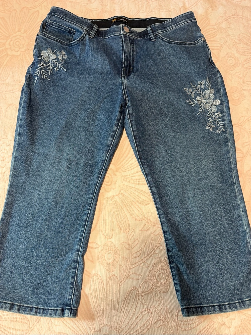 Lee Straight-Leg Embroidered Denim Cropped Jeans